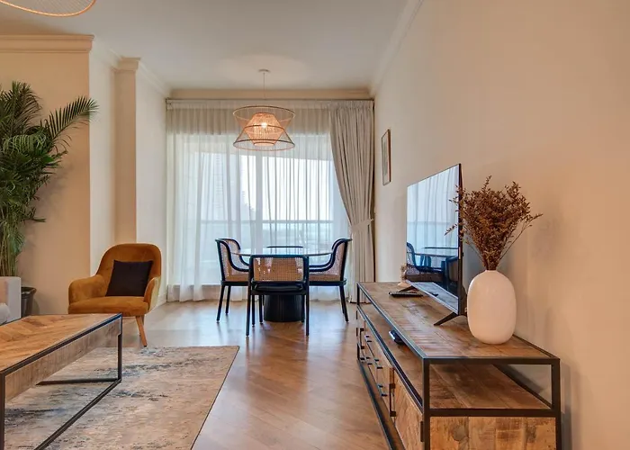 Stunning 2Br L Marina View